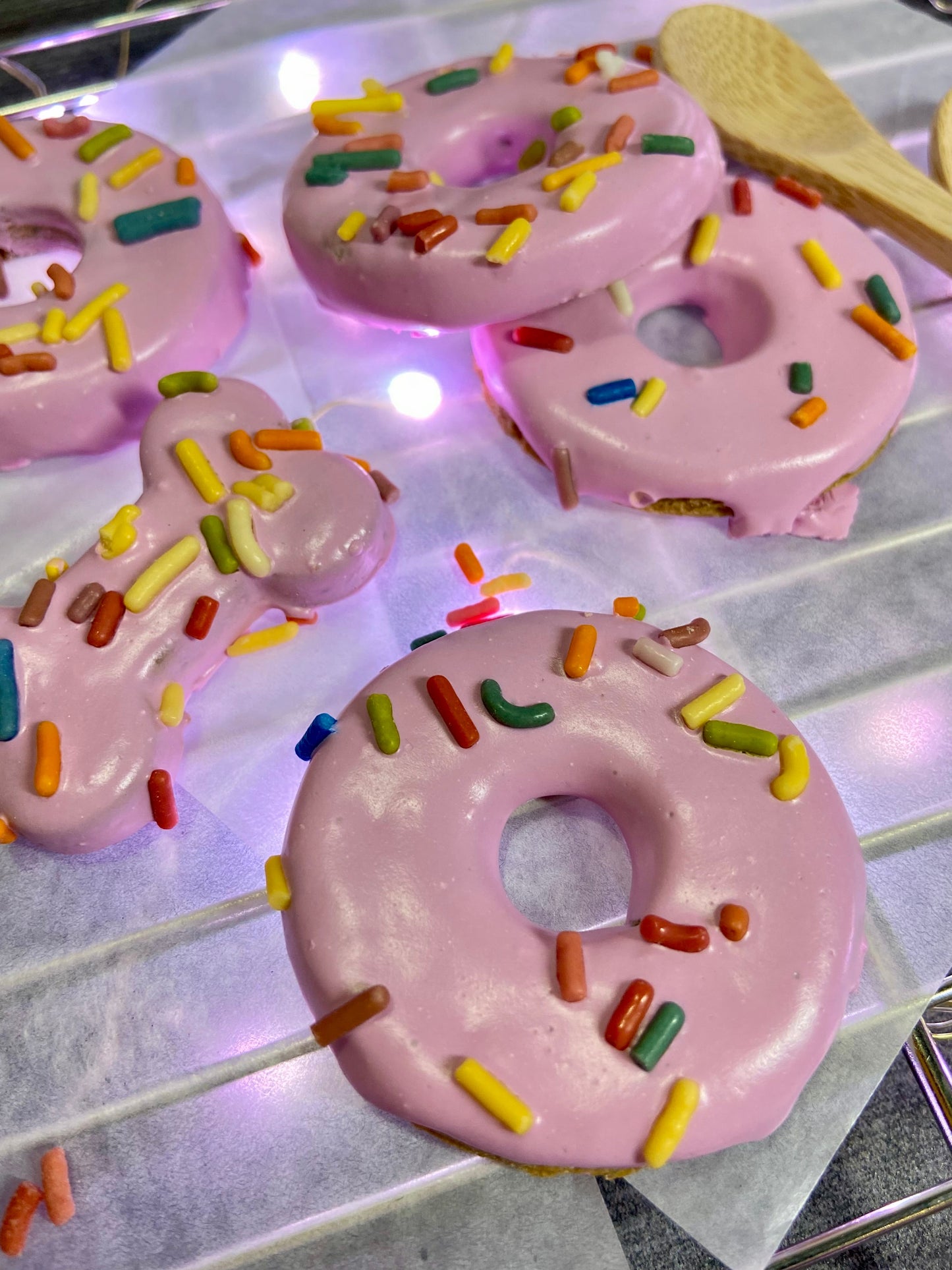 SWEET DONUT DAY™ Gift Box Set — Lookie-a-Tookie™ Canine Cookies, Donut Dog Treat Gift w/ Tag